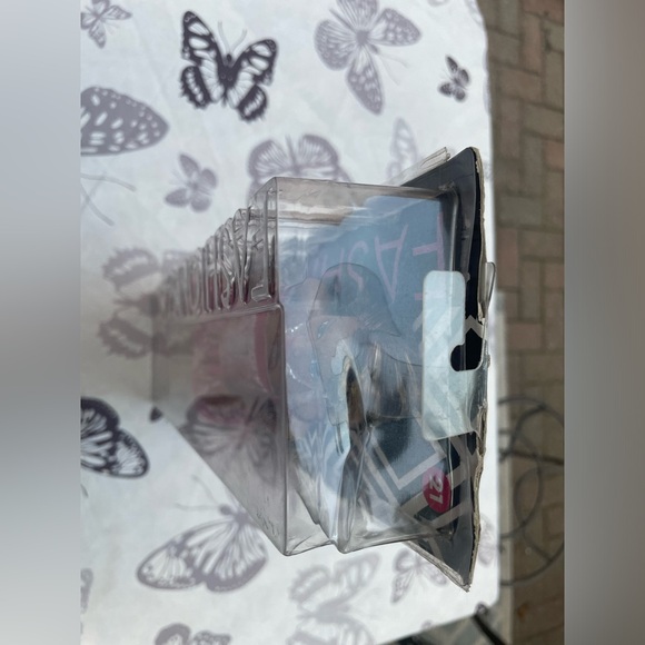 Barbie Fashionistas #21 Pretty in Python Petite Doll - Picture 6 of 9